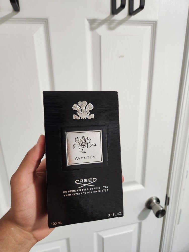 Creed Aventus Eau De Parfum 3.3 Fl.oz. 100 Ml