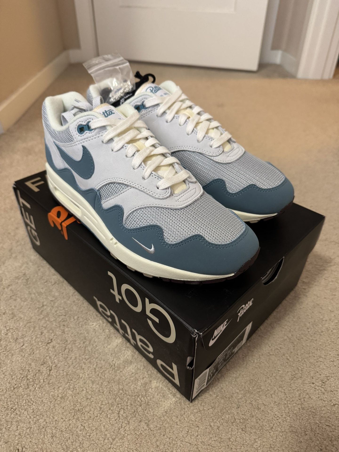 Nike Air Max 1 - Patta Aqua w/Bracelet