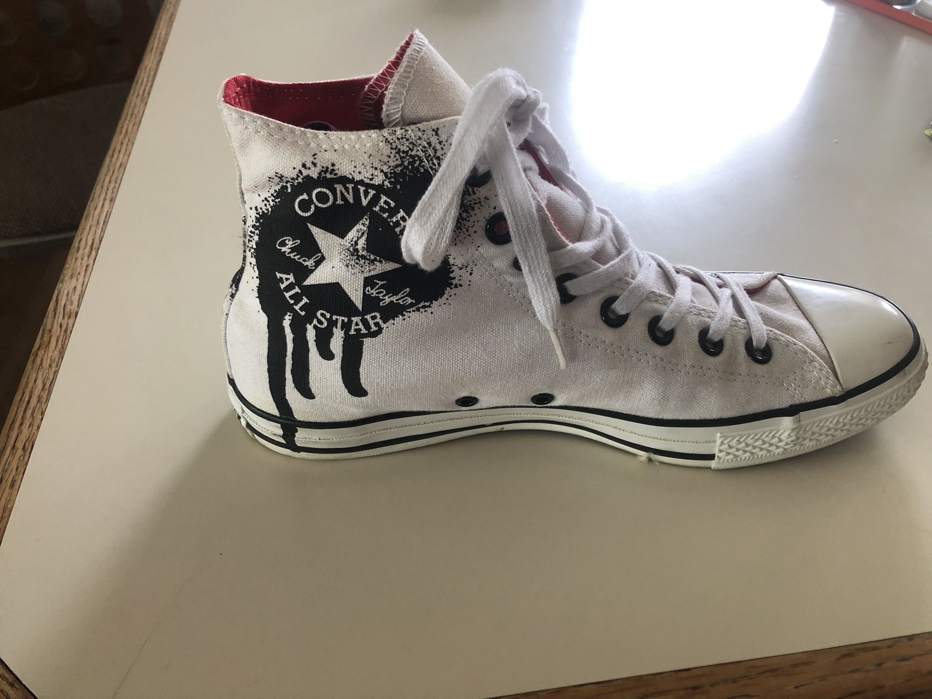 Mens Size 9 Converse Chuck Taylor All Stars