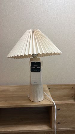 Table lamp