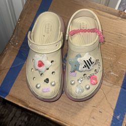 Crocs Size 6 