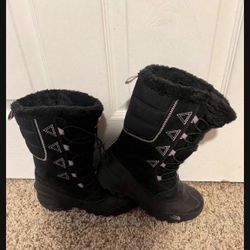 Botas Calientitas Para El Frío Para La Nieve Y Para El Agua De North Face Para Niña Talla 3 Como  Nuevas $70