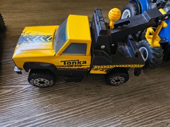 NICE 2020 Tonka Road Service Wrecker Tow Truck Yellow Metal & Plastic Toy