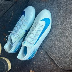 Soccer Shoes 9.5 For Sale