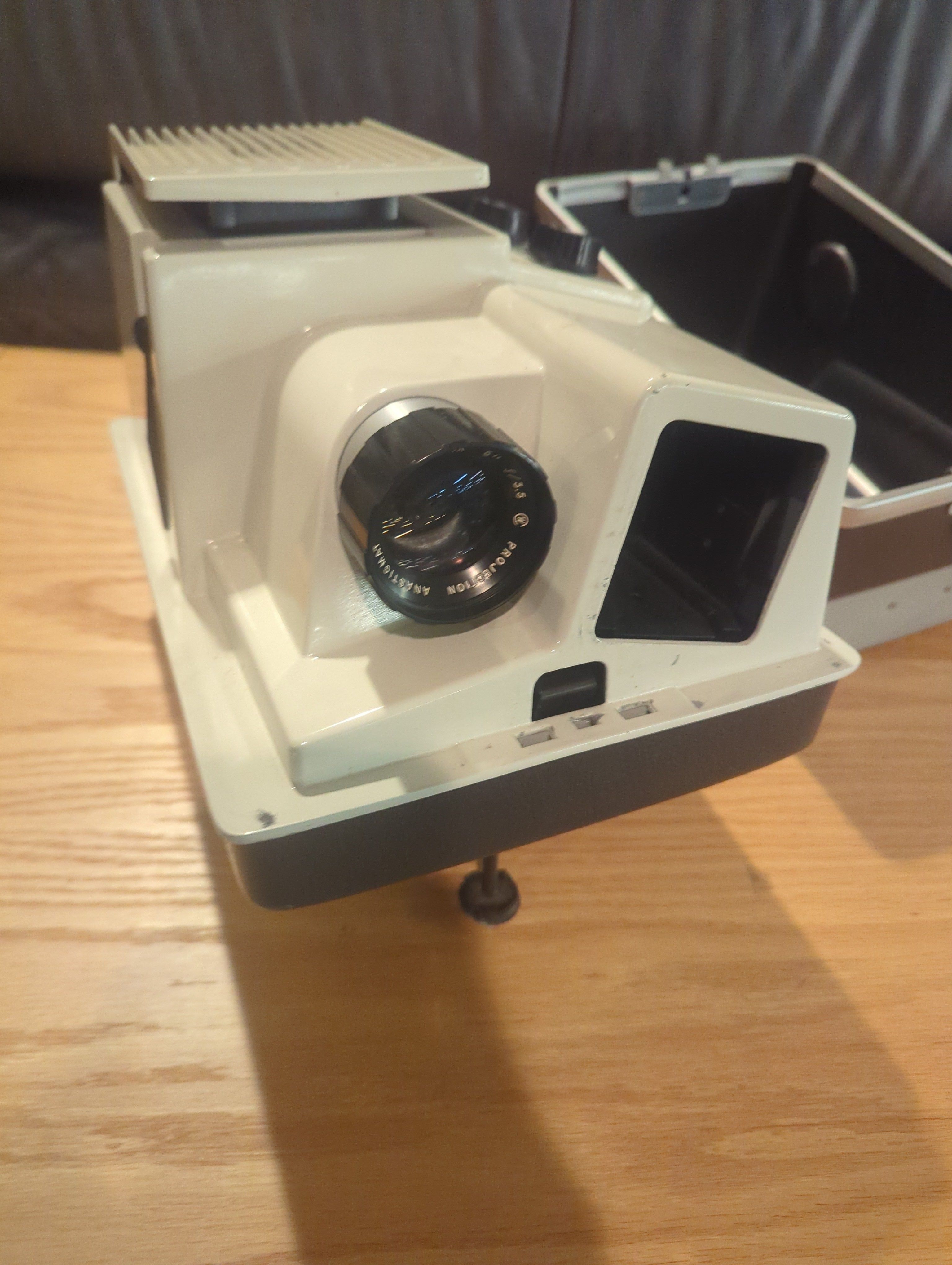 Revere slide projector