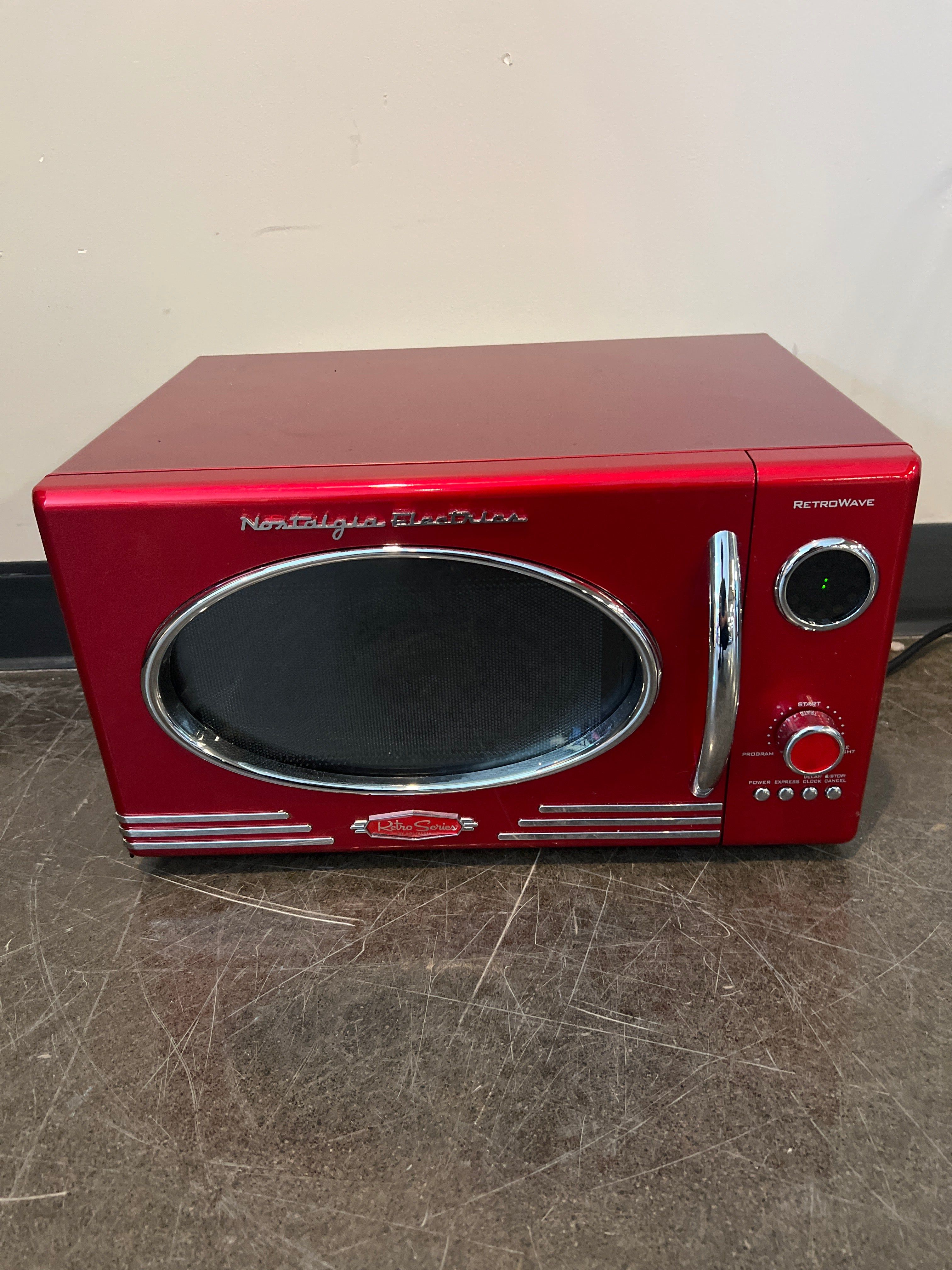 RetroWave Red Microwave - Rep Series