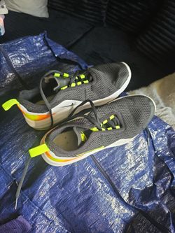 Nike Trail Running Sneakers Gray Orange Blue size 6y