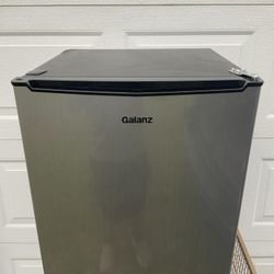 Galanz Mini Fridge -BRAND NEW 