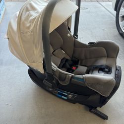 Nuna Pipa Carseat