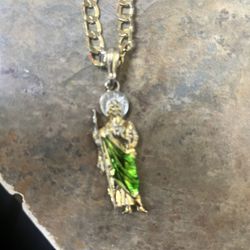 offer 24-26 grams of 14k gold 