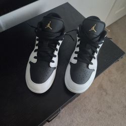 Nike Air Jordan 1 Low 6y $50