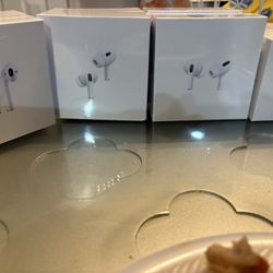 AirPod 4s 