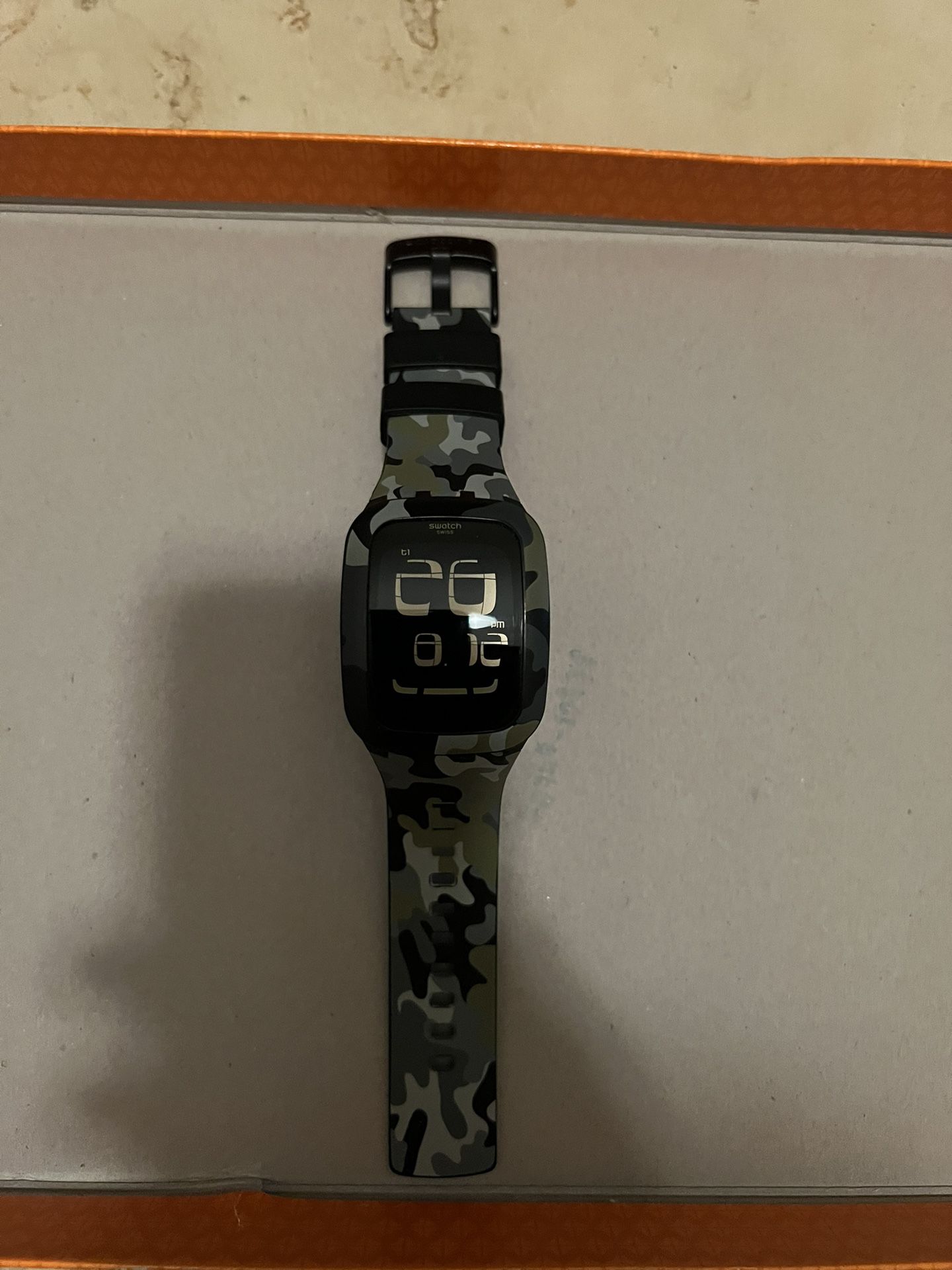 ⌚️    SWATCH   CAMOUFLAGED * SQUARE BIG  FACE  DIGITAL *     - MINT CONDITION  * AWESOME DEAL !!!!