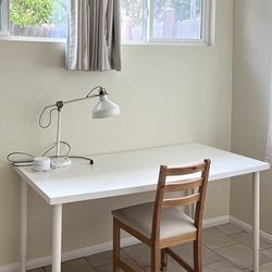 White Desk 
