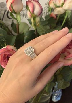 1/4 cttw Diamond ring