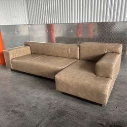 Sectional Couch 