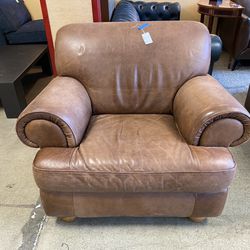 Traditional Oversized Brown Leather Arm Chair