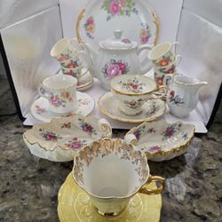 Vintage China Tea Set 23 Pieces