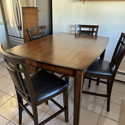 Kitchen Eat-In-Table With Table Piece Extender For Larger Areas