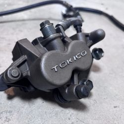 SV650 Front Brake Calipers With Pads And Lines 