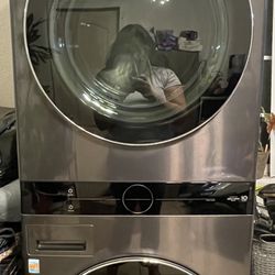 LG Electronics 27 in. Black Steel WashTower Laundry Center with   4.5 cu. ft. Front Load Washer and 7.4 cu. ft. Gas Dryer 