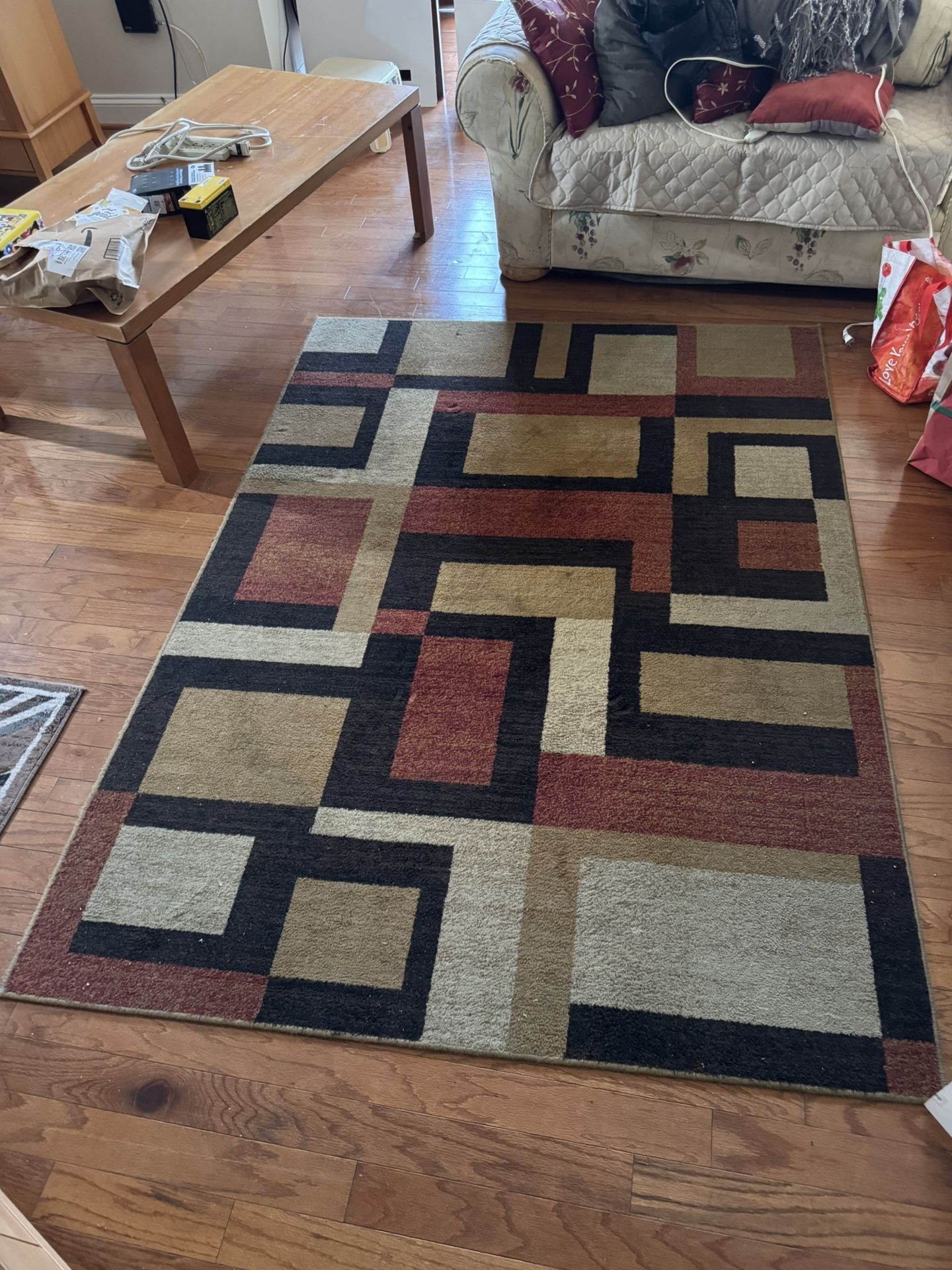 Area Rug – Modern Geometric Pattern approx. 5x7
