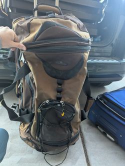 Ricardo Beverly Hills Duffel Bag Luggage Camping Backpack Rolling Wheels