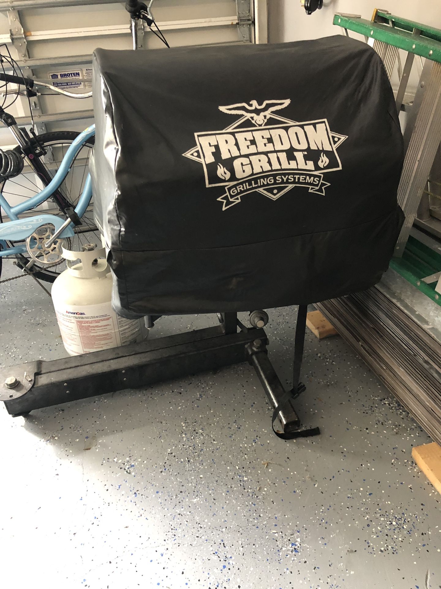 Original Freedom Grill FG100. Tailgate Grill. for Sale in Pompano