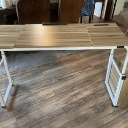 Standing Desk on wheels 