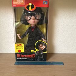 Disney’s “ The Incredibles” Edna New Interactive & Talking Collector Doll