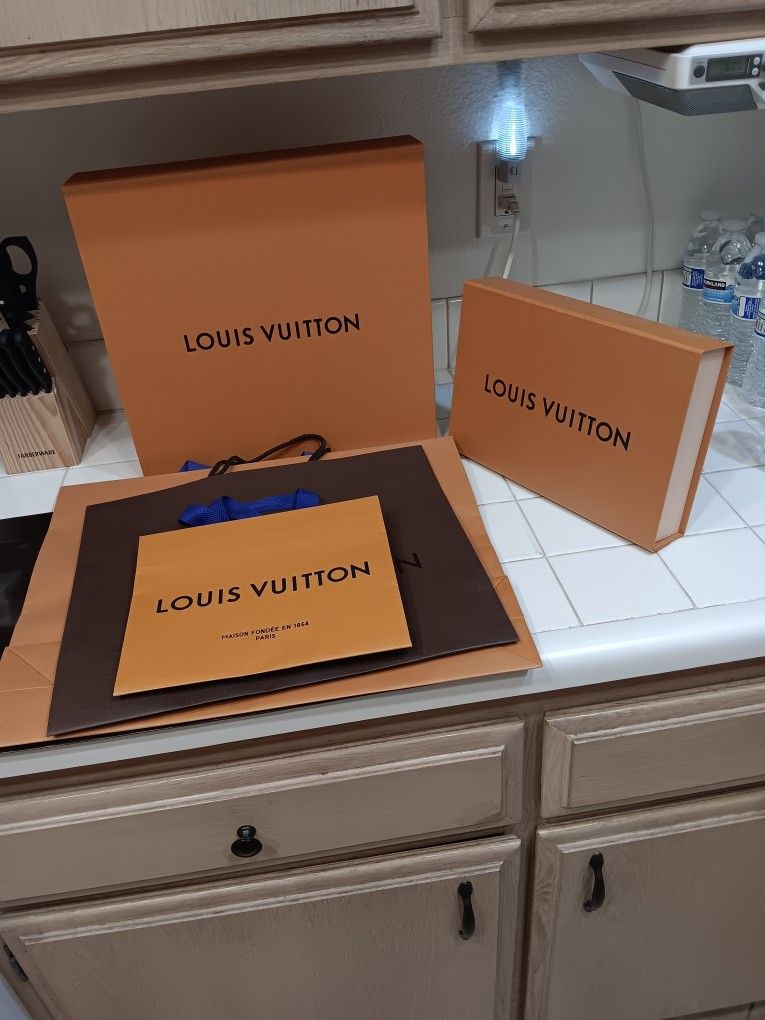 Louis Vuitton & Gucci Boxes $ Bags