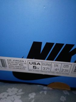 Soccer shoes