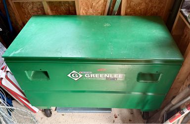 Greenlee steel tool chest with casters