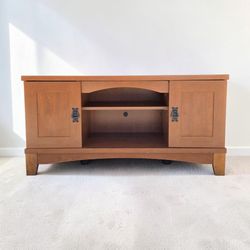 Solid Wood TV Stand/Media Console Excellent Condition