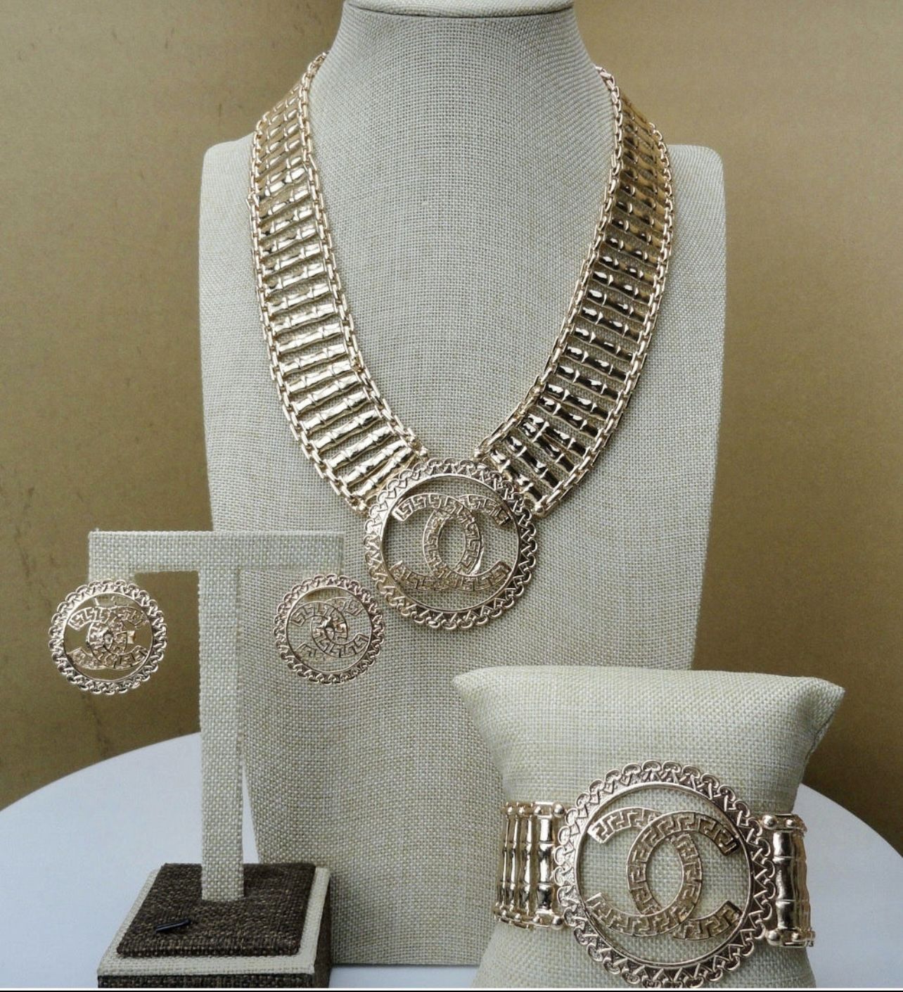 3 pcs set Gold plated jewelry Necklace, Bracelet, Earring.