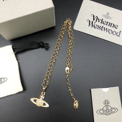 Vivienne Westwood Mini bas relief pendant Gold