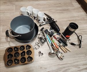 Lot of kitchen items
