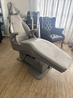 Dentist chair