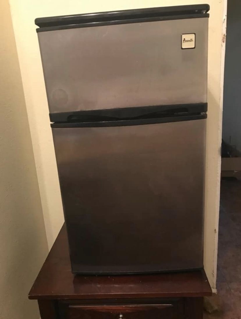 Avanti Mini Refrigerator with Freezer