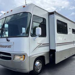 2005 Thor Four Winds Class A