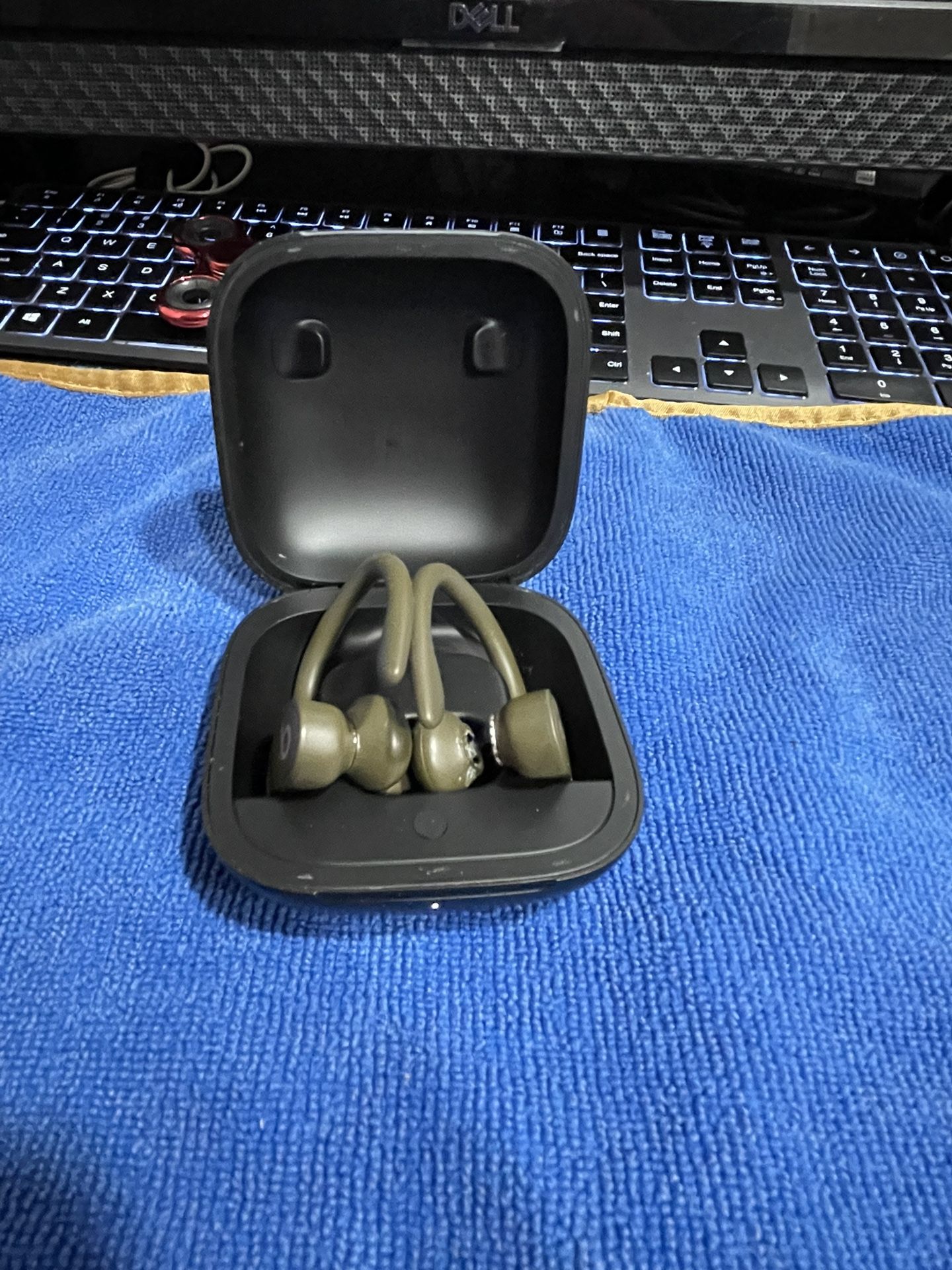 Powerbeats, Pro for Sale in Paramount, CA OfferUp