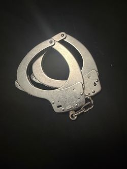 Leg shackles