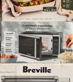 Chefman Countertop 0.7 Cu. Ft. Microwave. Brand New in Box