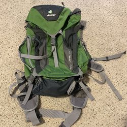 Deuter Trail 24 Hiking Backpack