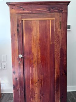 Cedar cabinet – garment