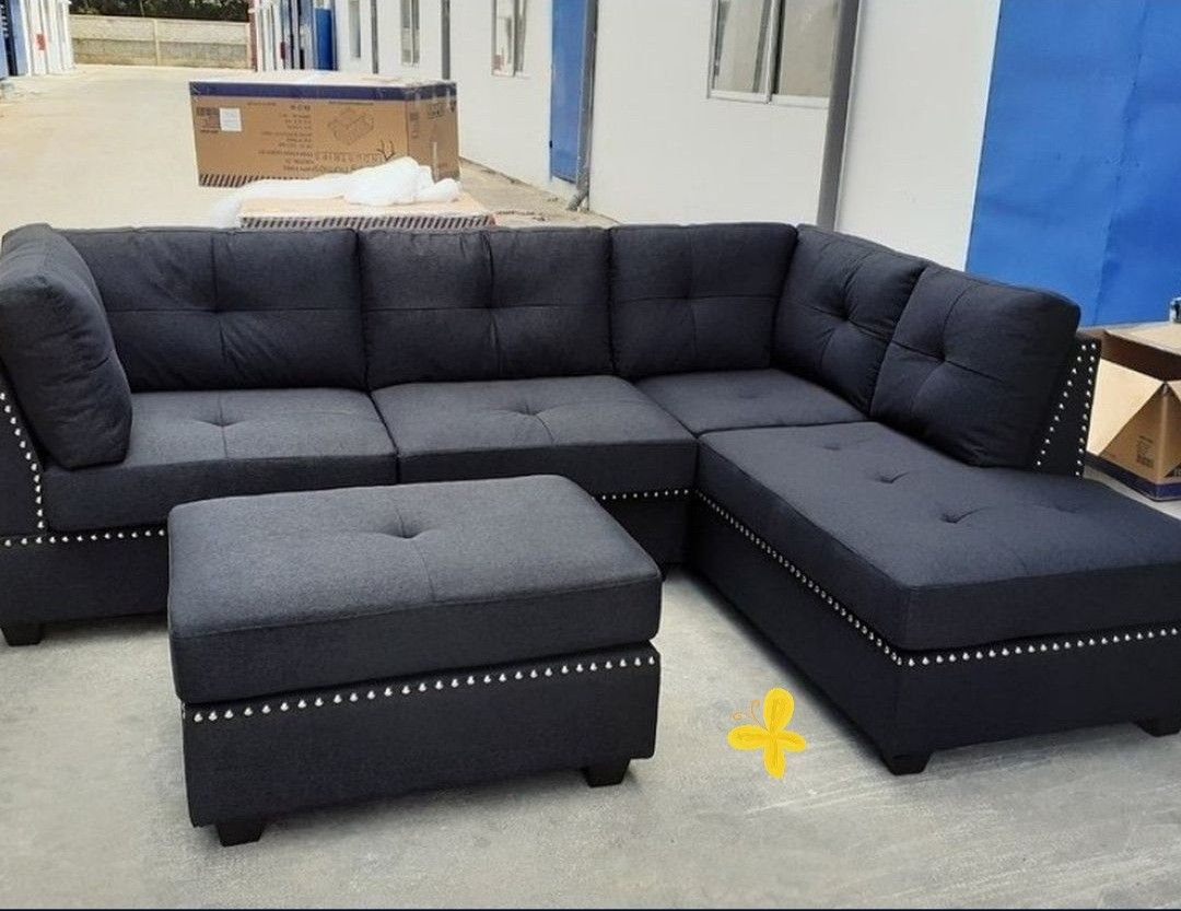 💕💕 SAME DAY and FAST DELIVERY 🚚🚚 BRAND NEW and IN BOX😍 Sienna Black Velvet Sectional With Storage Ottoman