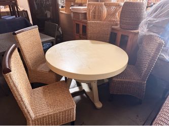 Mahogany round dining table
