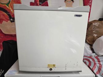 Haier mini Fridge