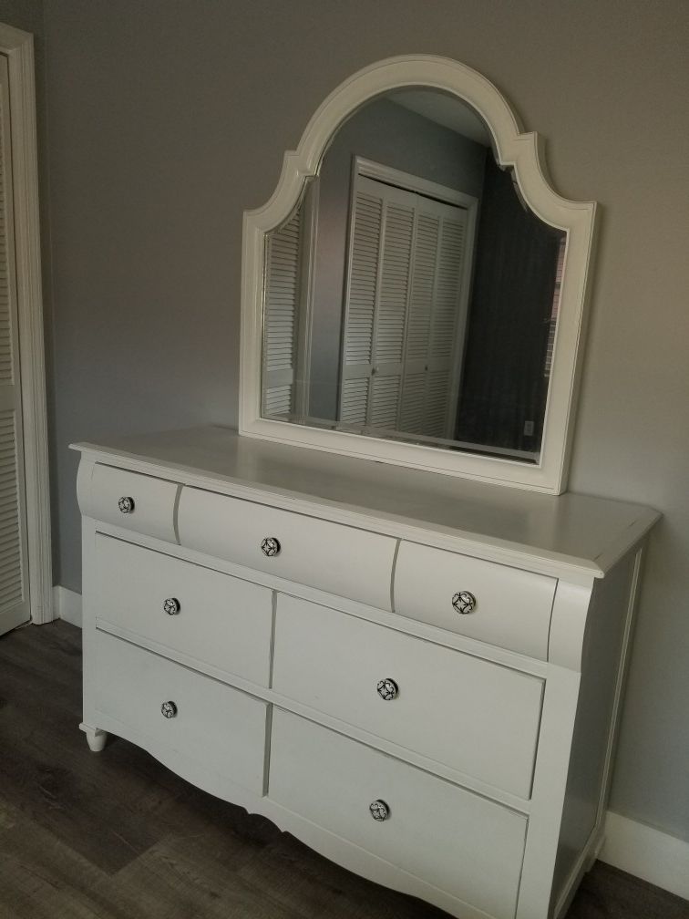 White dresser with mirror and night stand