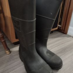 TINGLEY MUCK BOOTS 8 Woman, 6 MEN